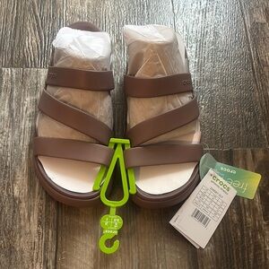 NWT CROCS women’s size 8, truffle brown